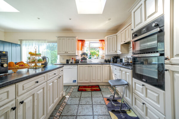 Wayside Avenue, Hornchurch, RM12