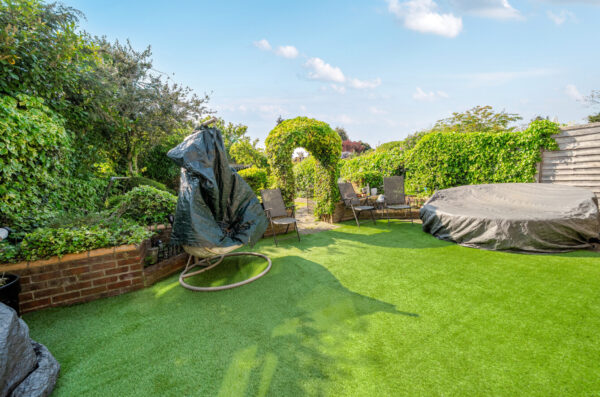 Wayside Avenue, Hornchurch, RM12