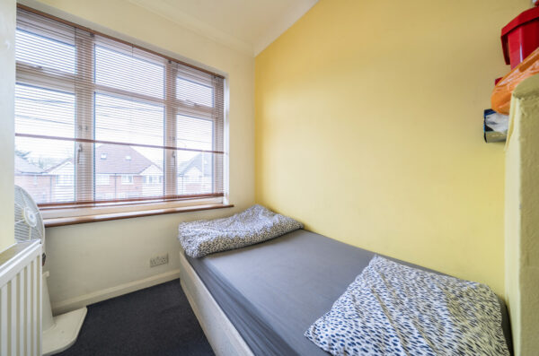 St. Marys Lane, Upminster, RM14