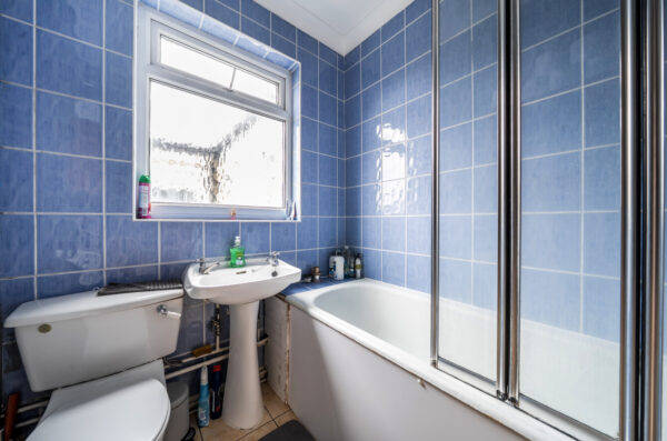 St. Marys Lane, Upminster, RM14