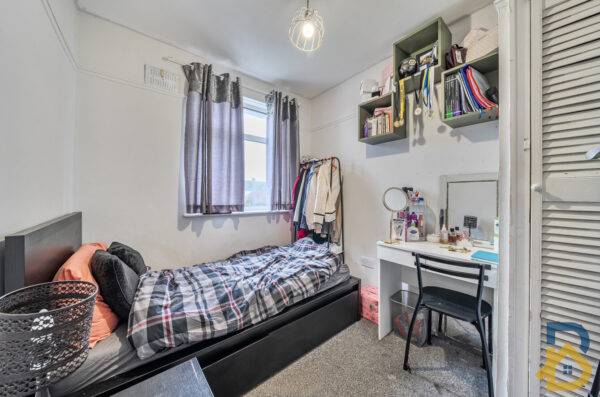 Lancaster Drive, Hornchurch, RM12