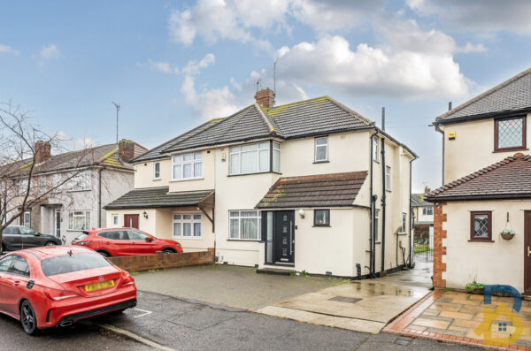 Lancaster Drive, Hornchurch, RM12