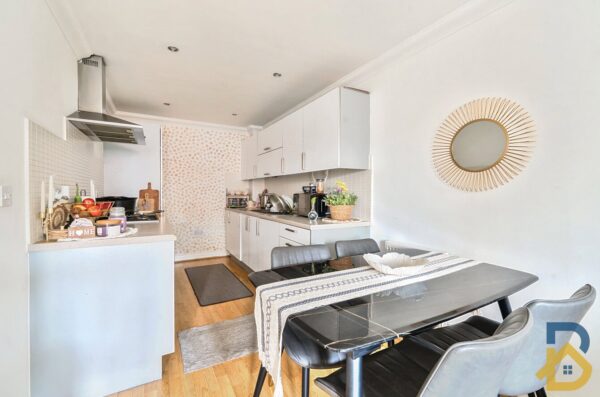 St. Mark's Place, Rivington Court, RM10