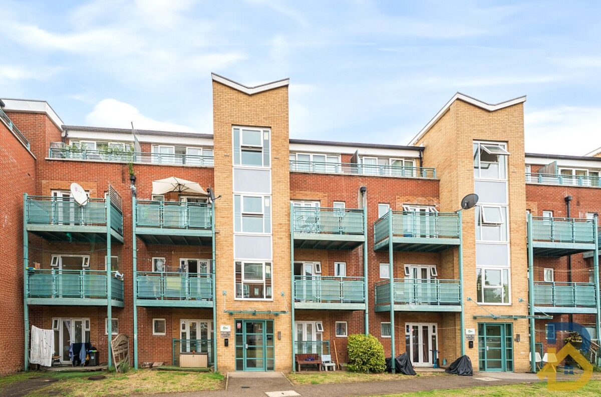 St. Mark's Place, Rivington Court, RM10