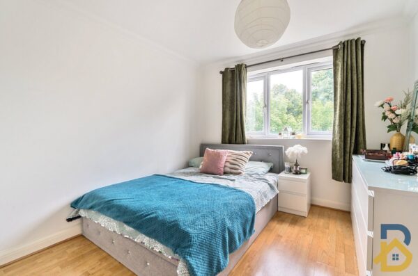 St. Mark's Place, Rivington Court, RM10