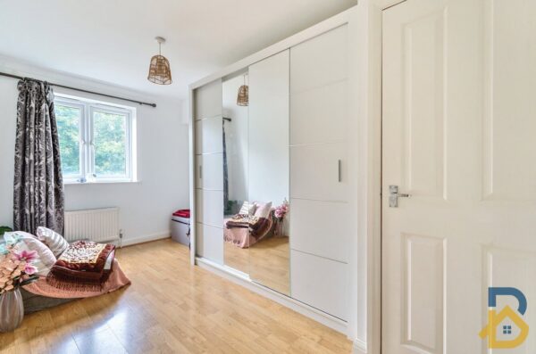 St. Mark's Place, Rivington Court, RM10