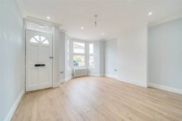 Douglas Road, Hornchurch, RM11