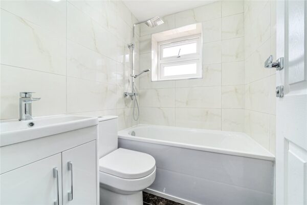 Douglas Road, Hornchurch, RM11