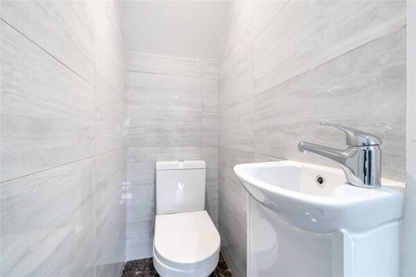 Douglas Road, Hornchurch, RM11