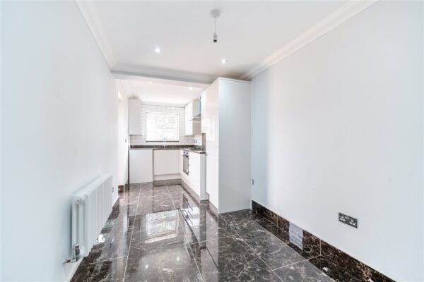 Douglas Road, Hornchurch, RM11