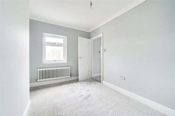 Douglas Road, Hornchurch, RM11