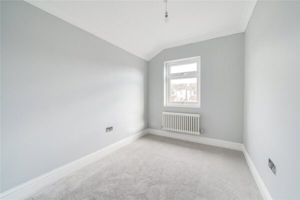 Douglas Road, Hornchurch, RM11