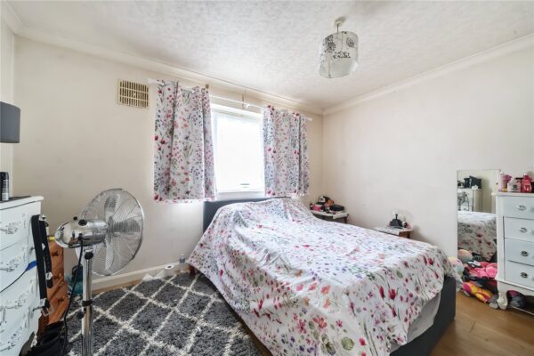 Listowel Road, Dagenham, RM10