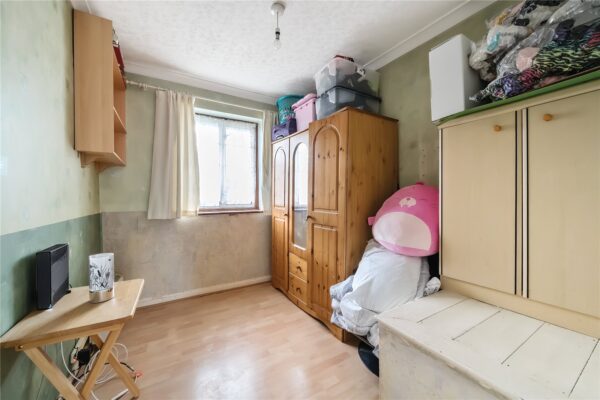 Listowel Road, Dagenham, RM10