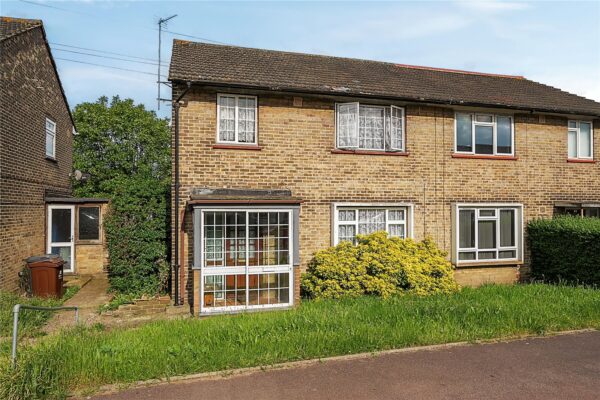 Listowel Road, Dagenham, RM10