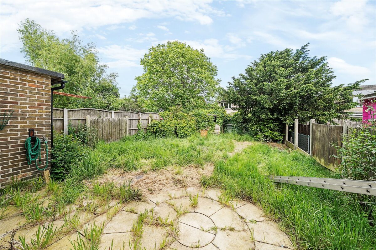 Listowel Road, Dagenham, RM10