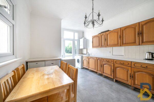 Mill Park Avenue, Hornchurch, RM12