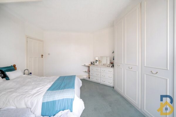 Mill Park Avenue, Hornchurch, RM12