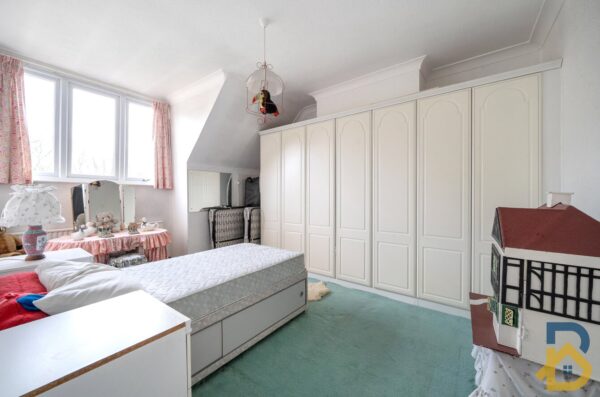 Mill Park Avenue, Hornchurch, RM12