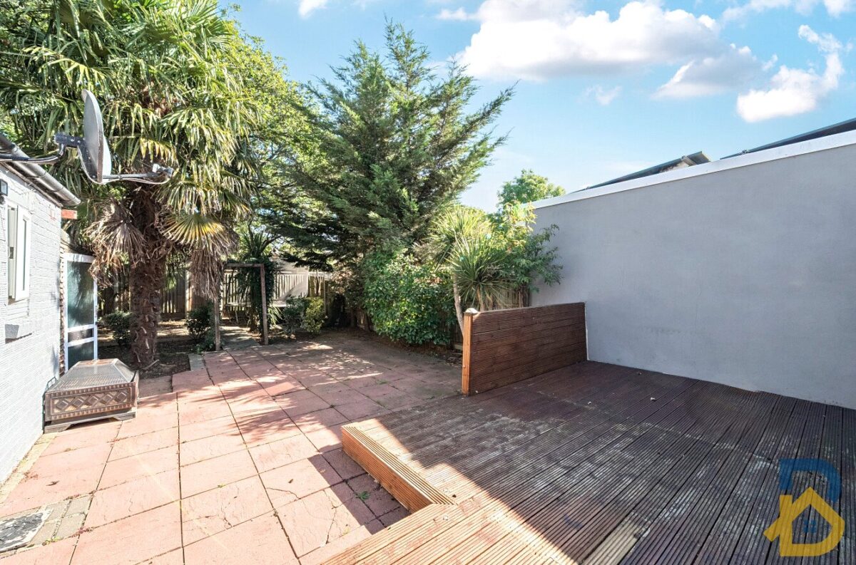 Byron Way, Romford, RM3