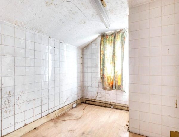 Douglas Road, Hornchurch, RM11