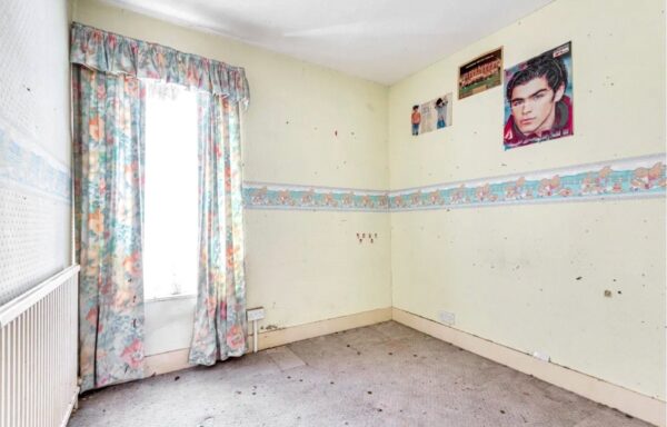 Douglas Road, Hornchurch, RM11