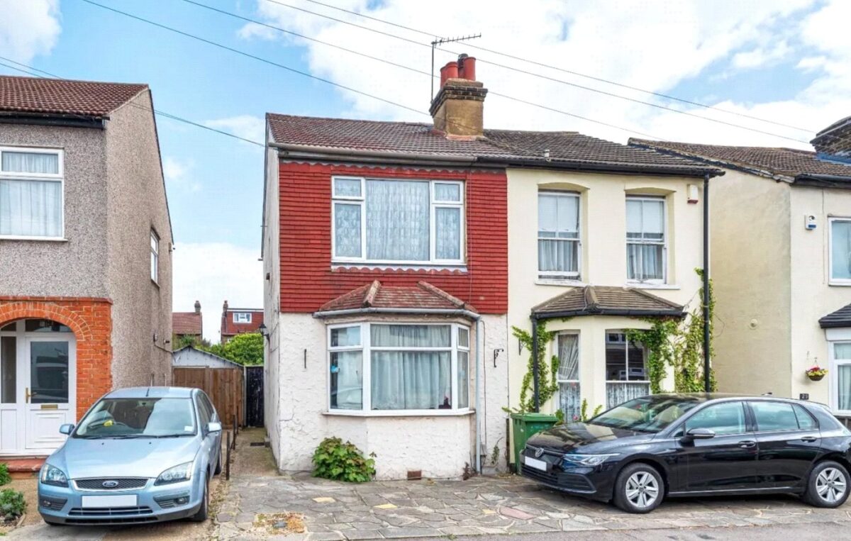 Douglas Road, Hornchurch, RM11