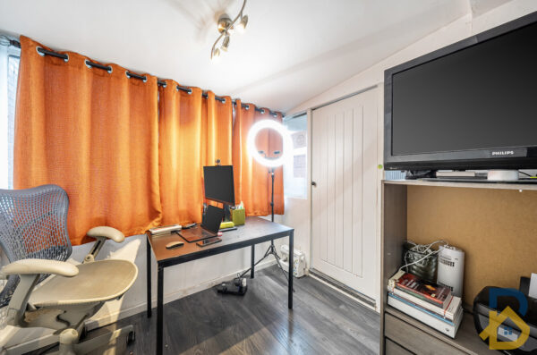 Lancaster Drive, Hornchurch, RM12