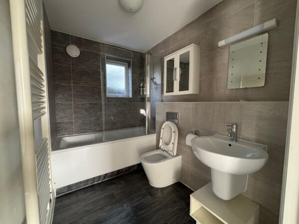 North Street, Noble Court, RM11