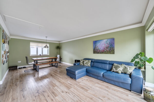 Burnels Avenue, London, E6