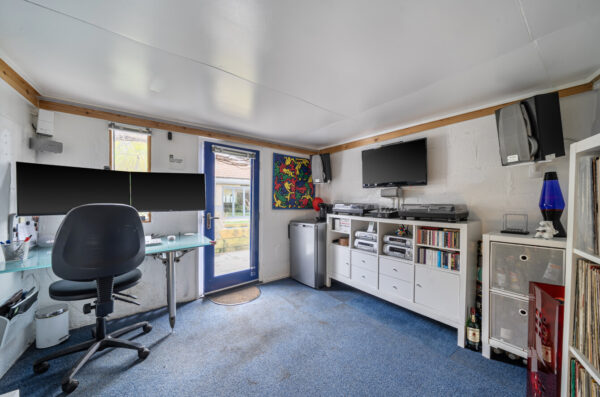 Burnels Avenue, London, E6