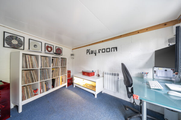 Burnels Avenue, London, E6