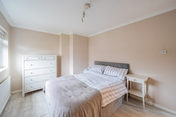 Greenfields, Loughton, IG10