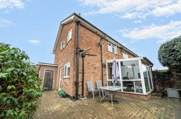 Greenfields, Loughton, IG10