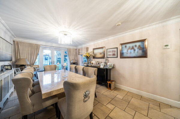 Shaw Close, Hornchurch, RM11