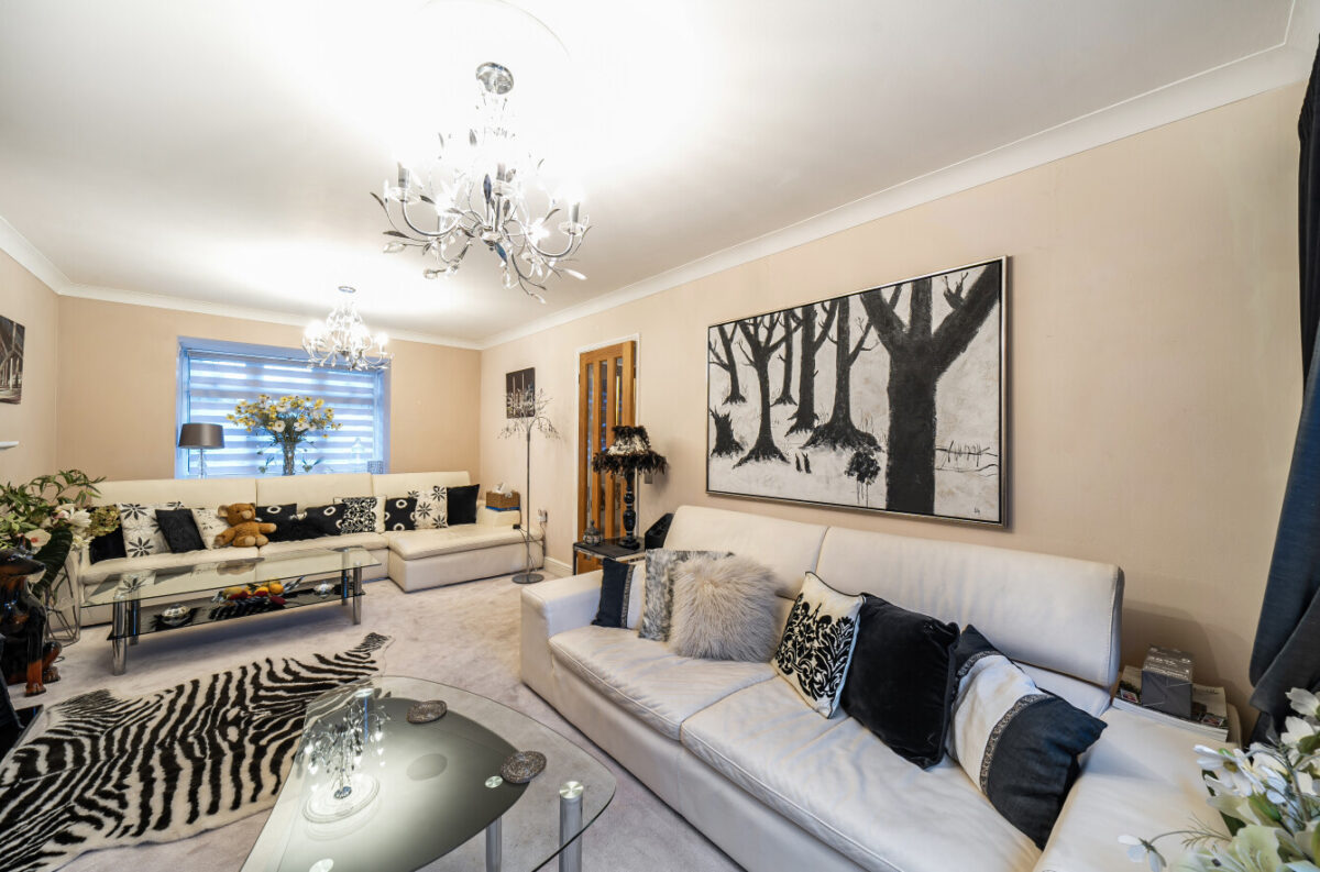 Shaw Close, Hornchurch, RM11