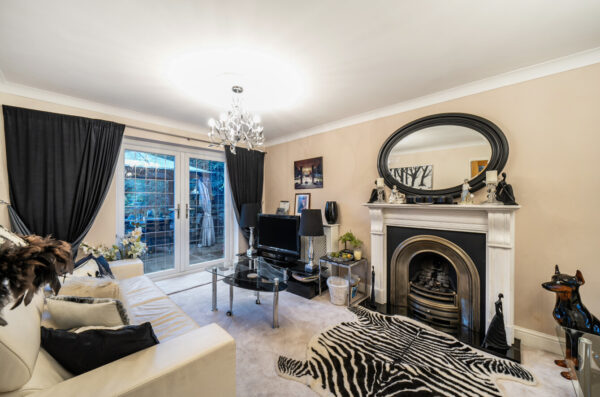 Shaw Close, Hornchurch, RM11