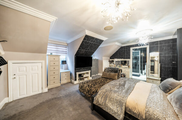 Shaw Close, Hornchurch, RM11