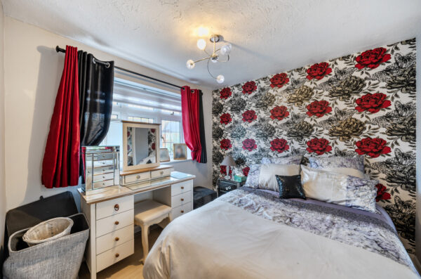 Shaw Close, Hornchurch, RM11