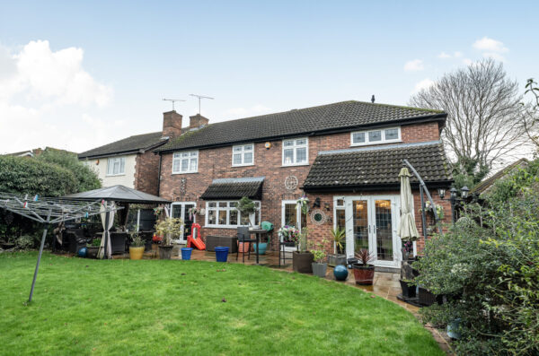 Shaw Close, Hornchurch, RM11