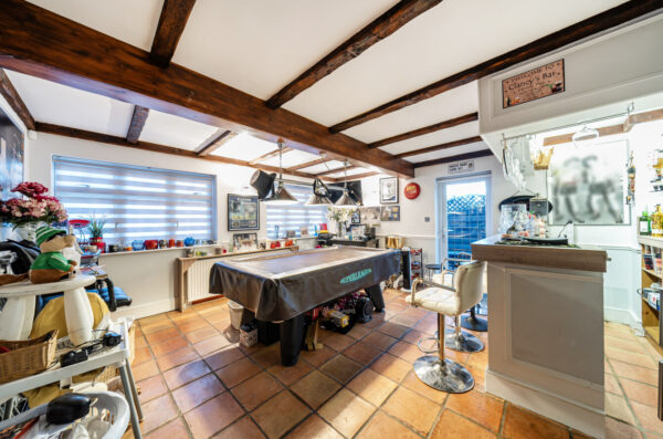 Shaw Close, Hornchurch, RM11