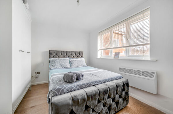 Leston Close, Rainham, RM13