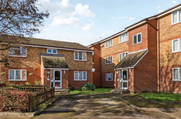 Leston Close, Rainham, RM13