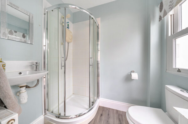 Devonshire Road, Hornchurch, RM12