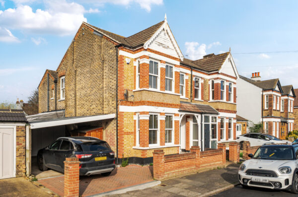 Devonshire Road, Hornchurch, RM12