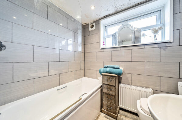 Trowbridge Road, Romford, RM3