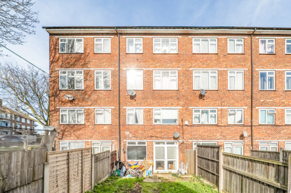 Trowbridge Road, Romford, RM3