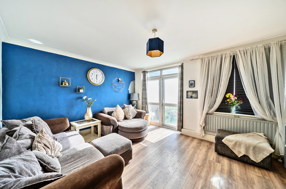 Trowbridge Road, Romford, RM3