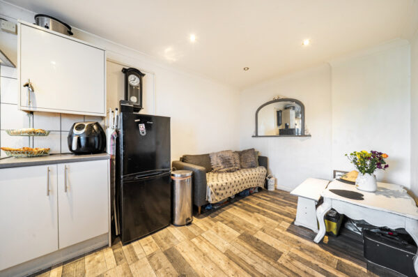 Trowbridge Road, Romford, RM3