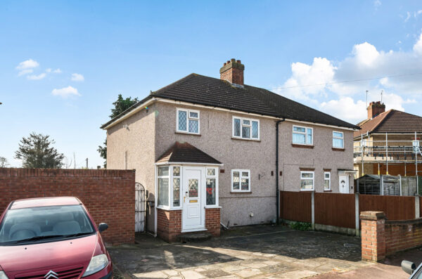 Crescent Road, Dagenham, RM10